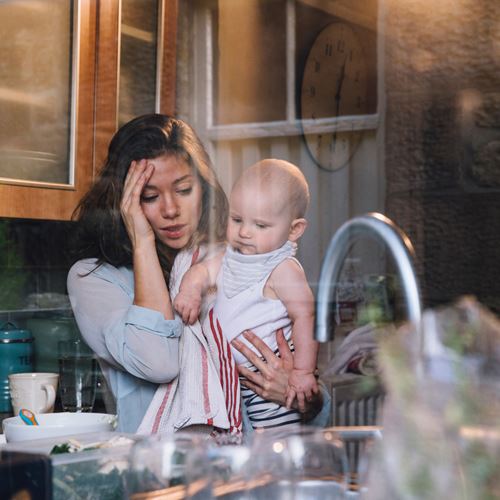 Familias monomarentales: mujeres que crían solas