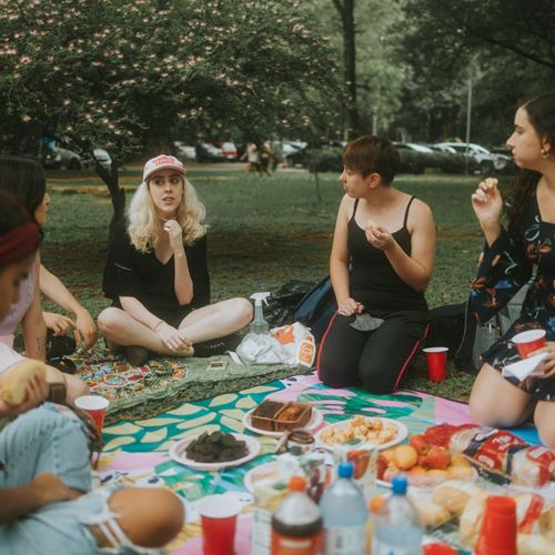 Grupo de ocio: mujeres que hacen planes