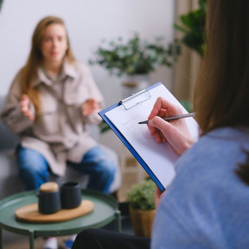 La rueda de las emociones: descubriendo esta herramienta