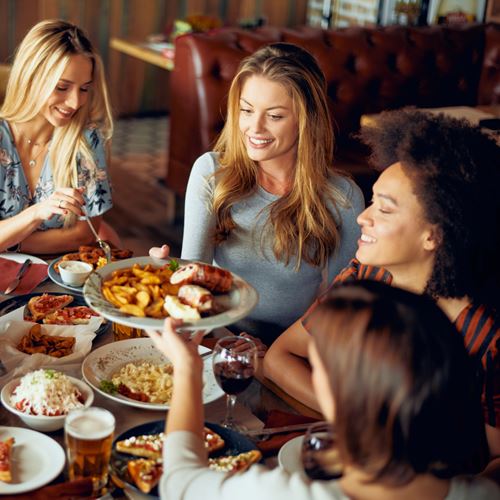 Mujeres en fiesta: recorremos el centro
