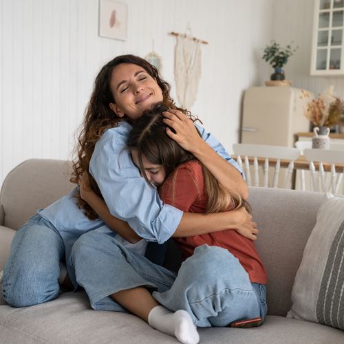 Mujeres que hablan: Hablemos del vínculo entre madres y sus hijas e hijos