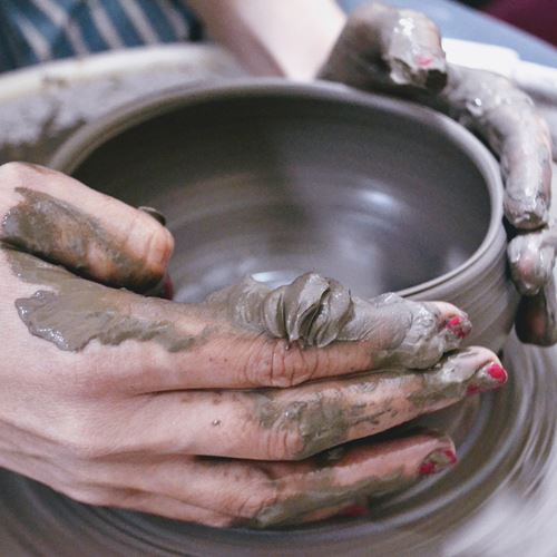 Taller de cerámica con Mujeres Viajeras